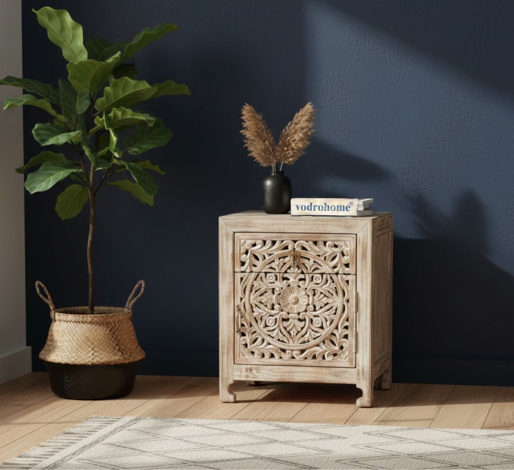 Vodrohome mango wood bedside table with one door and one drawer with distress finish – carved bedside with drawer 50x40x60cm S#053