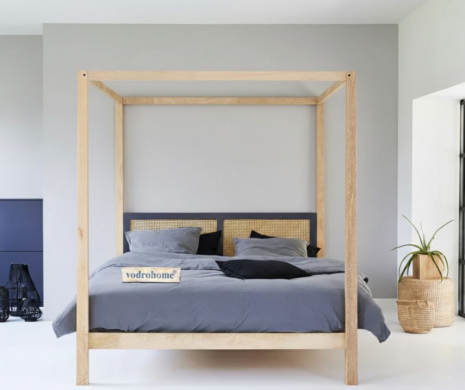 Vodrohome Retreat Solid Mango Wood Four-Poster Bed (Natural & Black) B#015